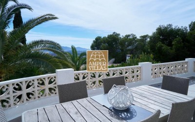 Уютная вилла с прекрасным видом на море и Альтею.